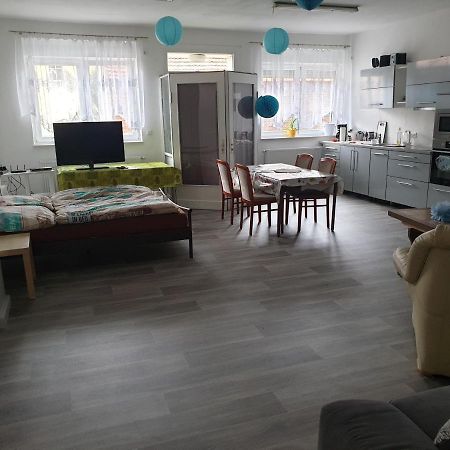 Einraum-Ferienwohnung 46M2 Eisenhuettenstadt-Diehlo Exteriör bild