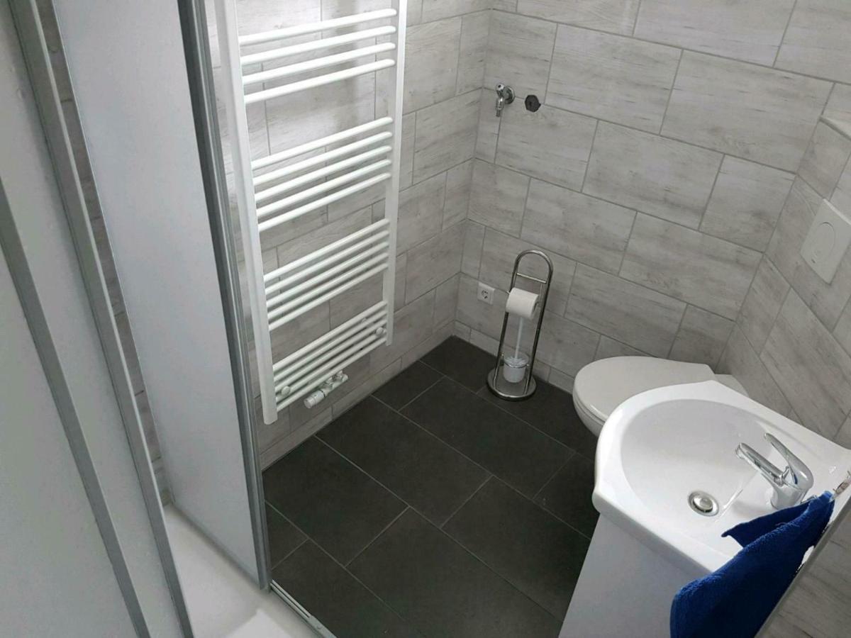Einraum-Ferienwohnung 46M2 Eisenhuettenstadt-Diehlo Exteriör bild